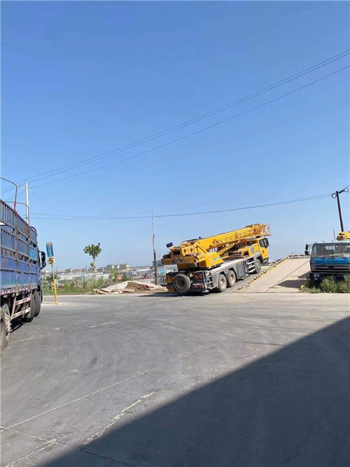 滴道区25吨吊车的租赁价格大概是多少？