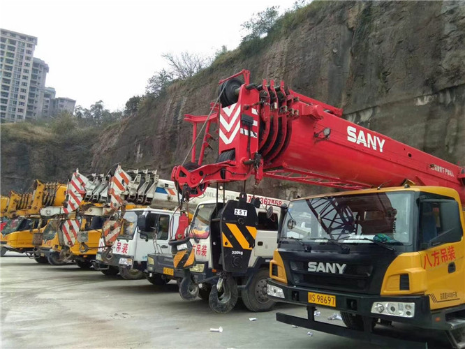 滴道区吊车出租按什么计费？台班费、单次费、里程费怎么算？