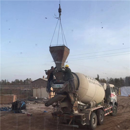 滴道区“精准瞄准”—— 吊车的 “定位导航” 技术